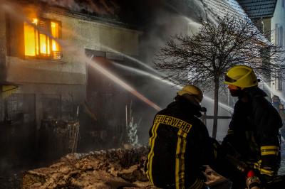 Muehlheim am Bach: 2 Schwerverletzte bei Wohnhausbrand